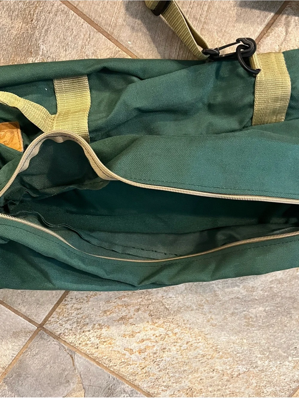 Vintage Cabelas Rod Bag Green Nylon Bag Adjustable Straps 2 outside pockets